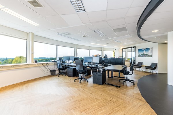 Medium property photo - Hoogvlietsekerkweg 184, 3194 AM Hoogvliet Rotterdam